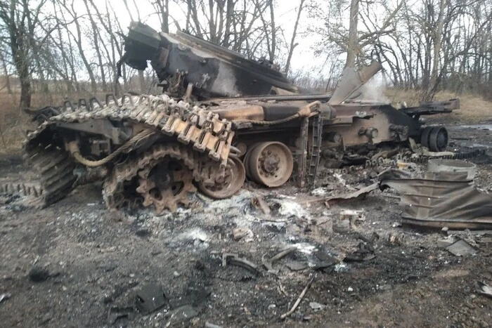 Defense Forces struck the enemy's locomotive with equipment