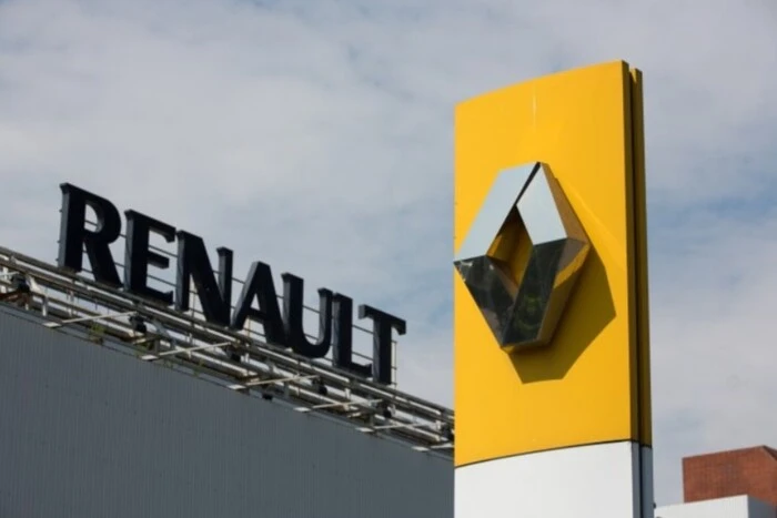Deputowany Dumy Państwowej chce ogłosić logo Renault faszystowskim