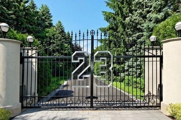 Ehemaliges luxuriöses Anwesen von Jordan mit 17 Bädern steht zur Miete: Details
