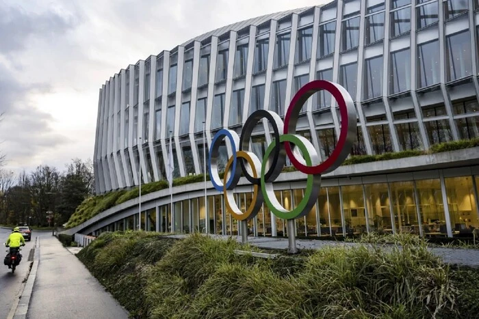 МОК прокоментував можливість участі росіян у Олімпіаді-2026