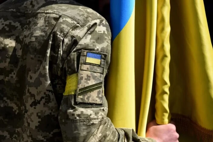Nur ein Fünftel des Militärs kämpft an der Front. Der Abgeordnete schlägt eine Lösung vor