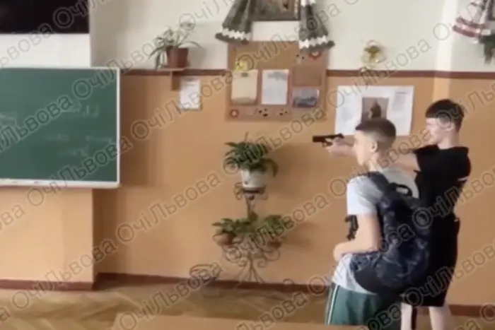 У Львові школяр вистрілив в однокласника «за домовленістю»: реакція поліції