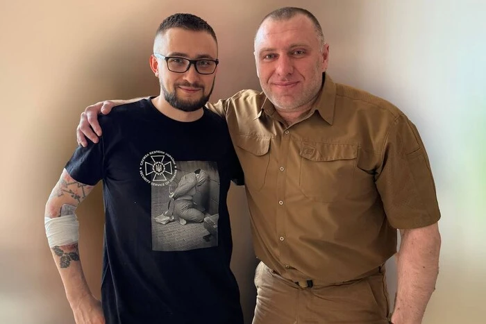 Sternenko na oryginalnej koszulce sfotografował się z szefem SBU