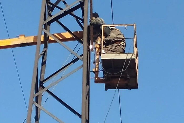 За добу ДТЕК повернув світло 17 тисячам домівок після обстрілів