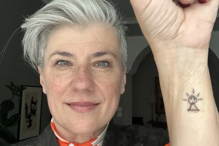 Ambasador Kanady zrobiła tatuaż, aby wspierać Ukrainki w okupacji