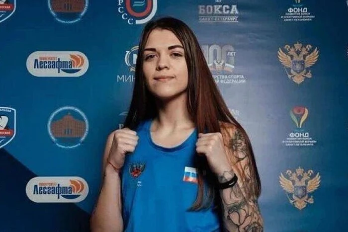 Federacja boksu Rosji symbolicznie ukarała sportsmenkę, która wciągnęła w vape małpę