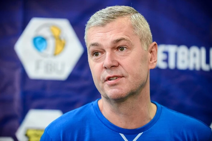 The coach of the Ukrainian national basketball team has resigned from his position at the Romanian club