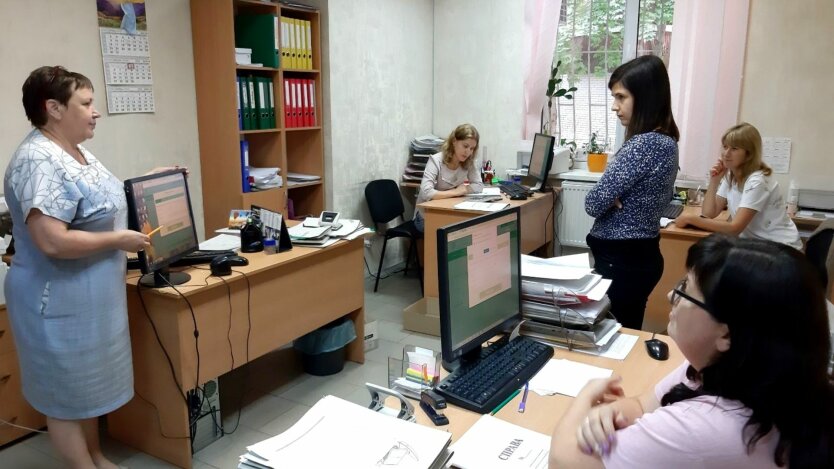 Выплаты призупиняются: украинцам дали время до 1 октября на важную процедуру