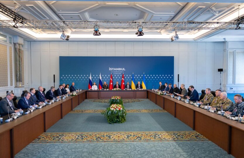 Україна та Росія обмінялися документами на переговорах у Стамбулі та готують новий обмін полонених
