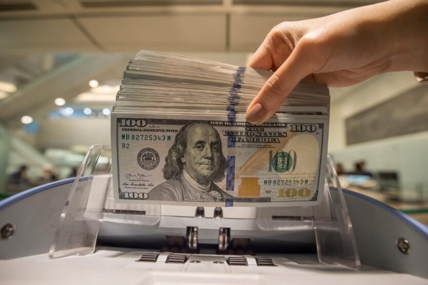 Der Dollar bei 45 Hryvnias und mehr: Offizieller Wechselkursorientierung angekündigt