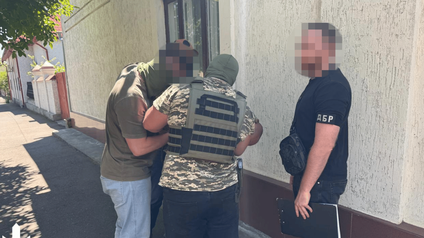 Familienunternehmen – In der Region Odessa haben Vater und Sohn Männer aus der Armee entlassen