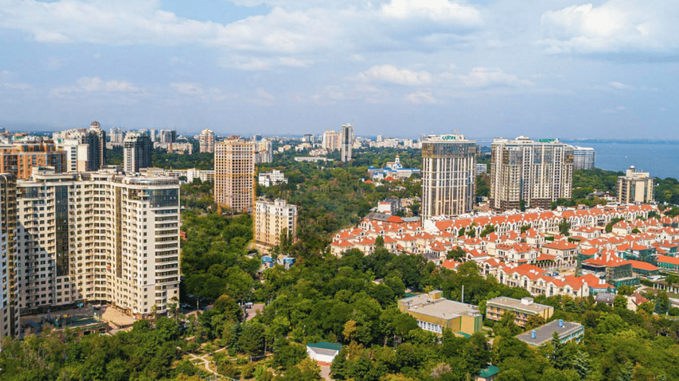 Beware of scammers - how to rent an apartment in Odessa at the peak of the season