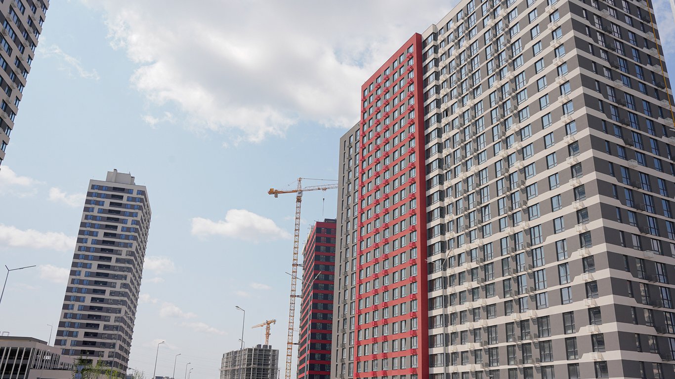 Who Owns the Courtyard — Understanding the Ownership of Adjacent Territory