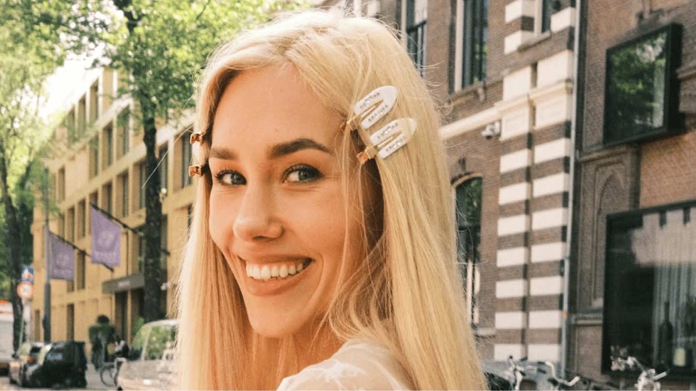 Dasha Kwitkowa zeigte sich in einem mutigen Outfit - sie präsentierte ihren Bauch
