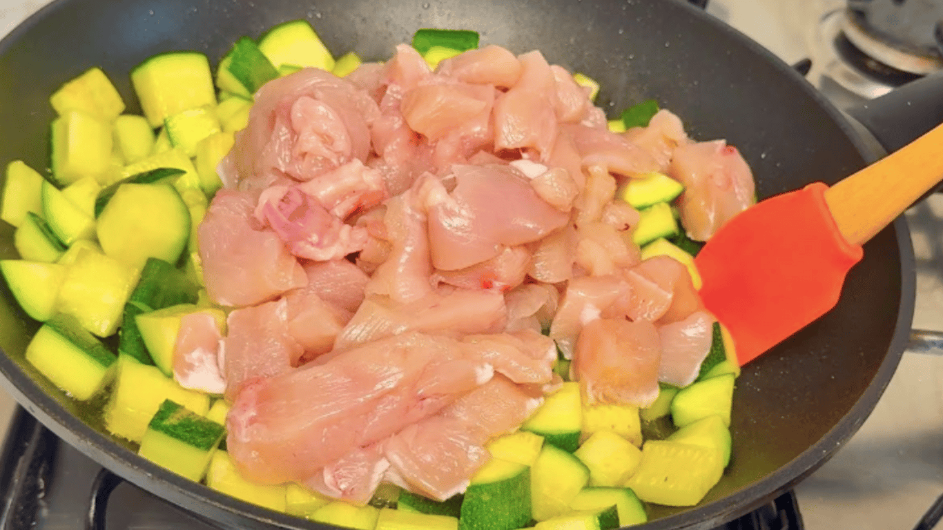 The tastiest homemade dinner - zucchini and meat in 20 minutes
