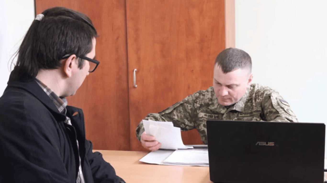 Отсрочка для ухода за бабушкой — необходимые условия от ТЦК