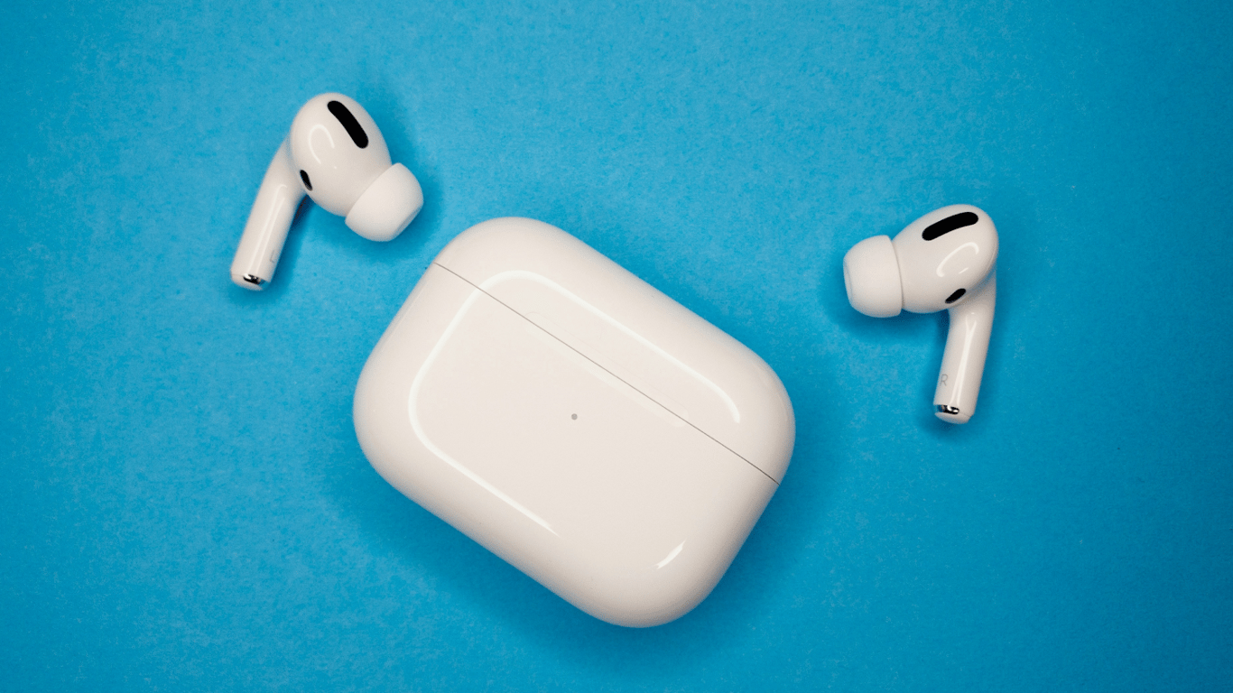 Один из наушников AirPods тихо играет — как исправить