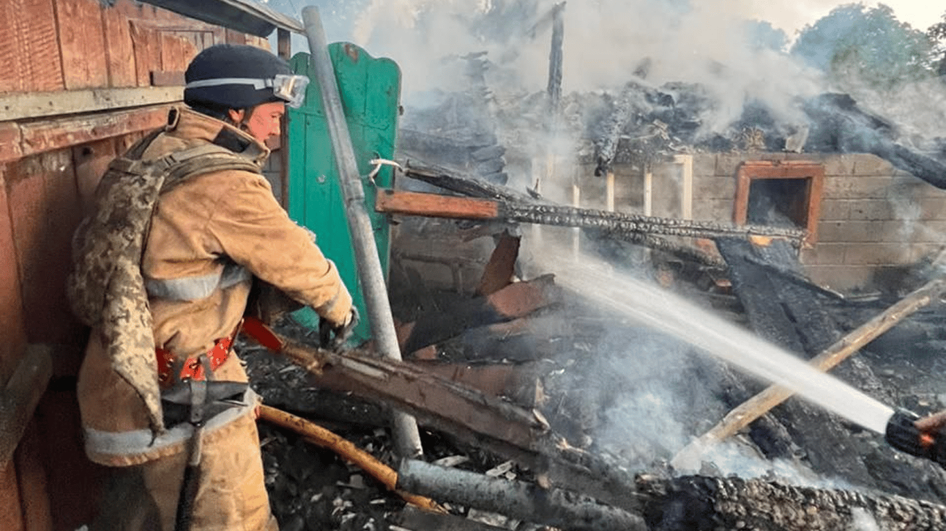 The State Emergency Service showed photos of the aftermath of the Russian attack on Prykarpattya