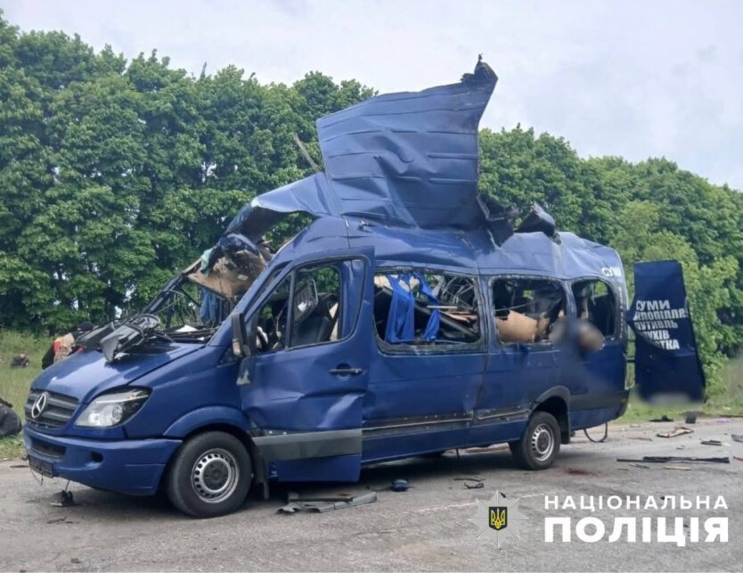 Russland hat zynisch einen Bus in Sumy angegriffen: viele Tote und Verletzte